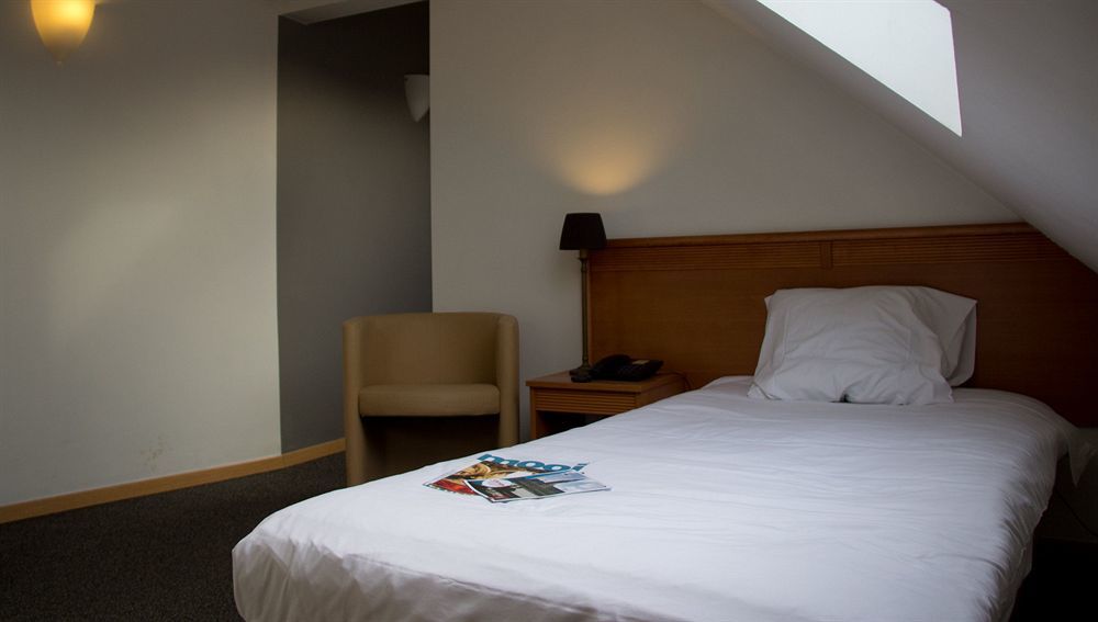 Hotel New Damshire 3*