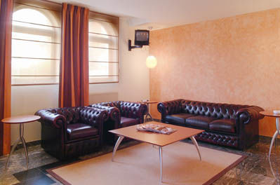 New Damshire Hotel